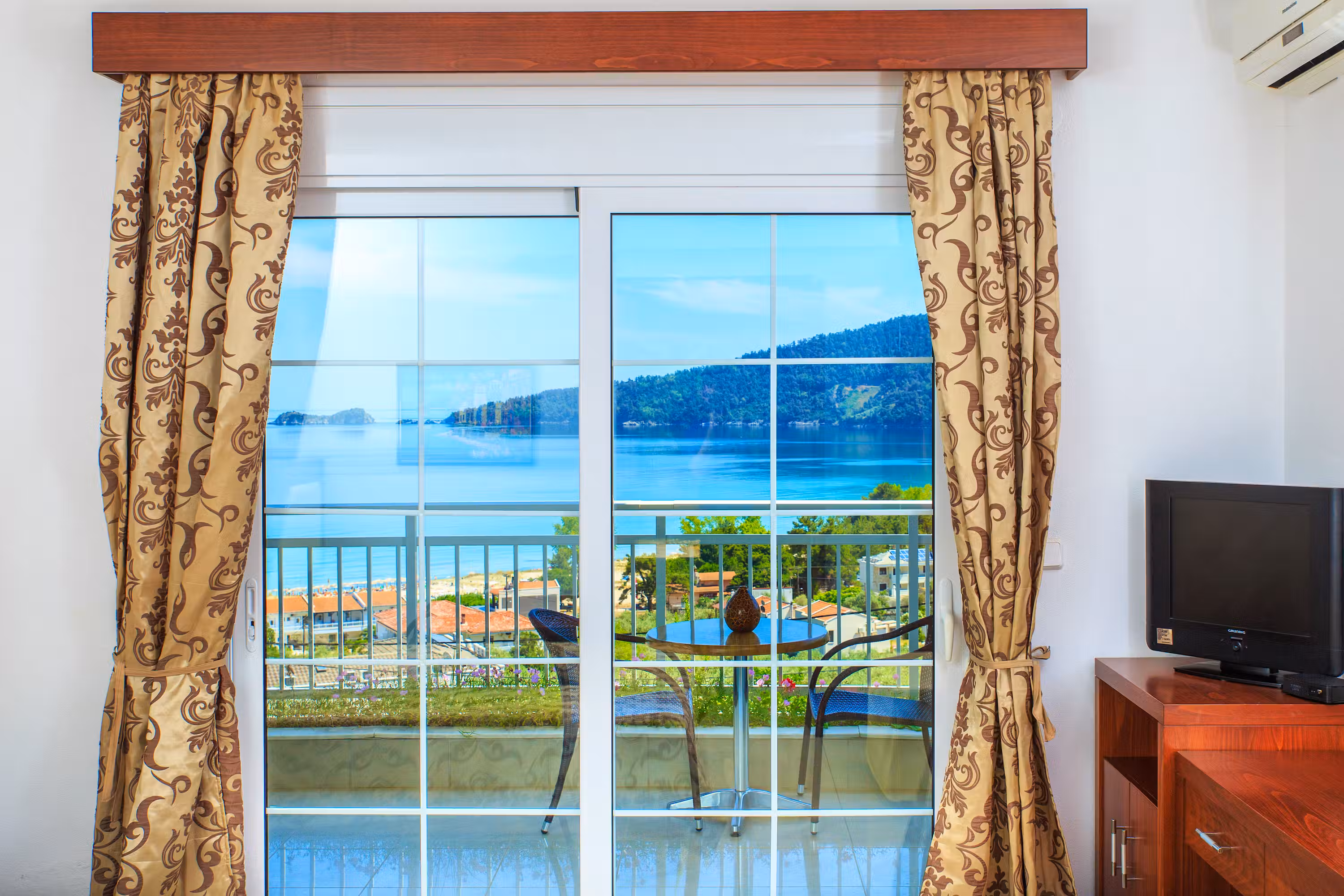 with Sea View Suite - 4