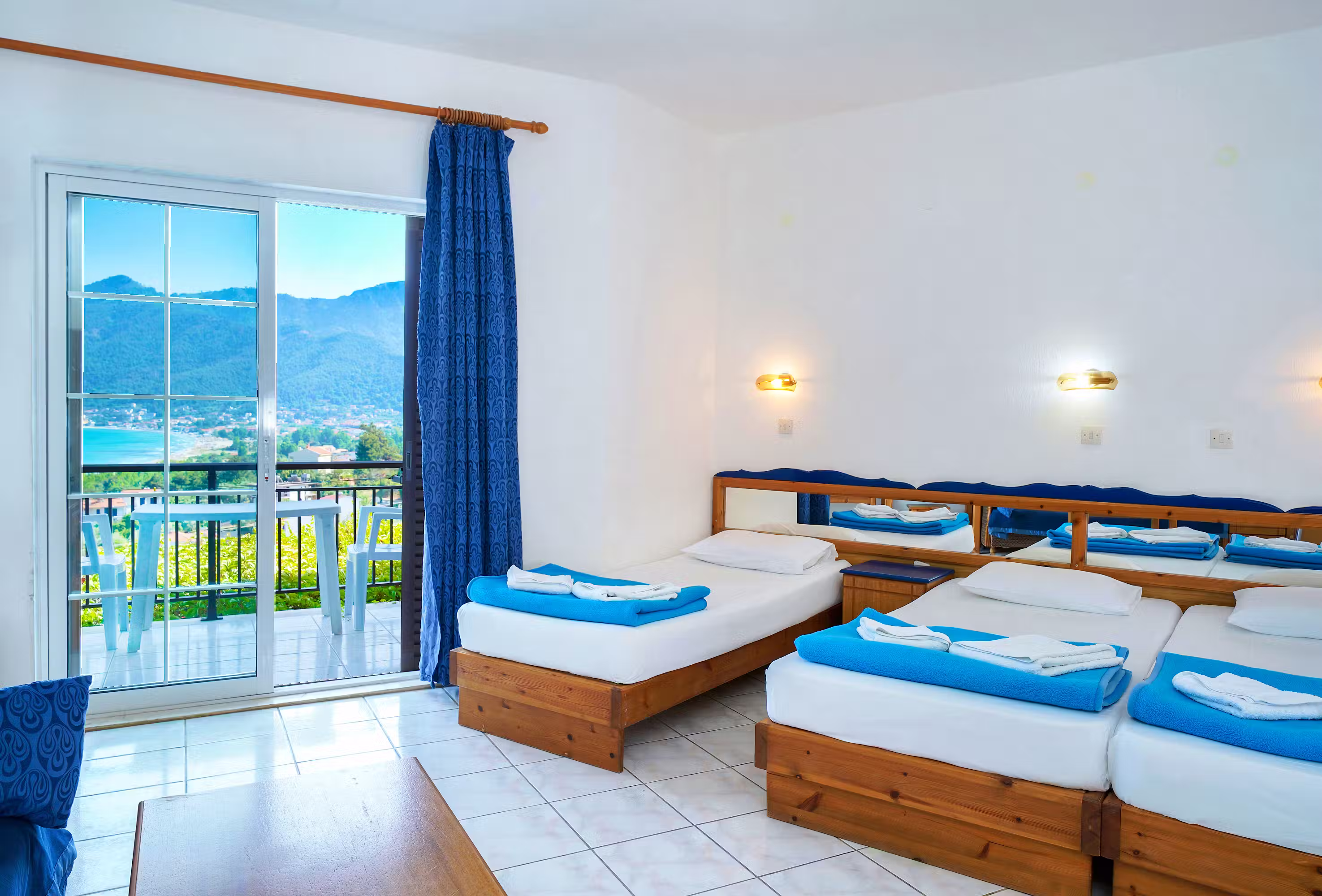 Studio with Sea View - Intro - 0