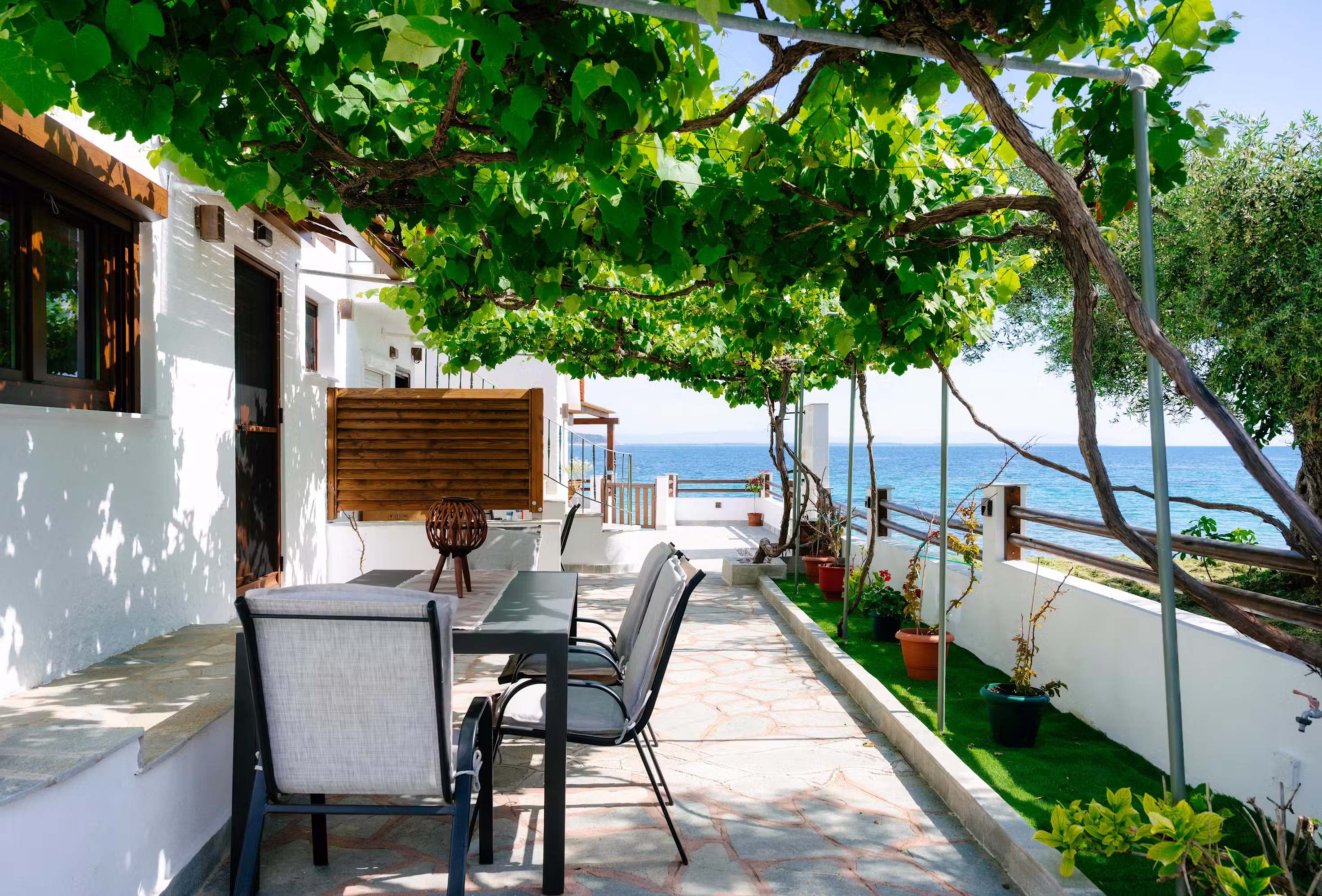 Suite #3 Family Suite - Intro - 0