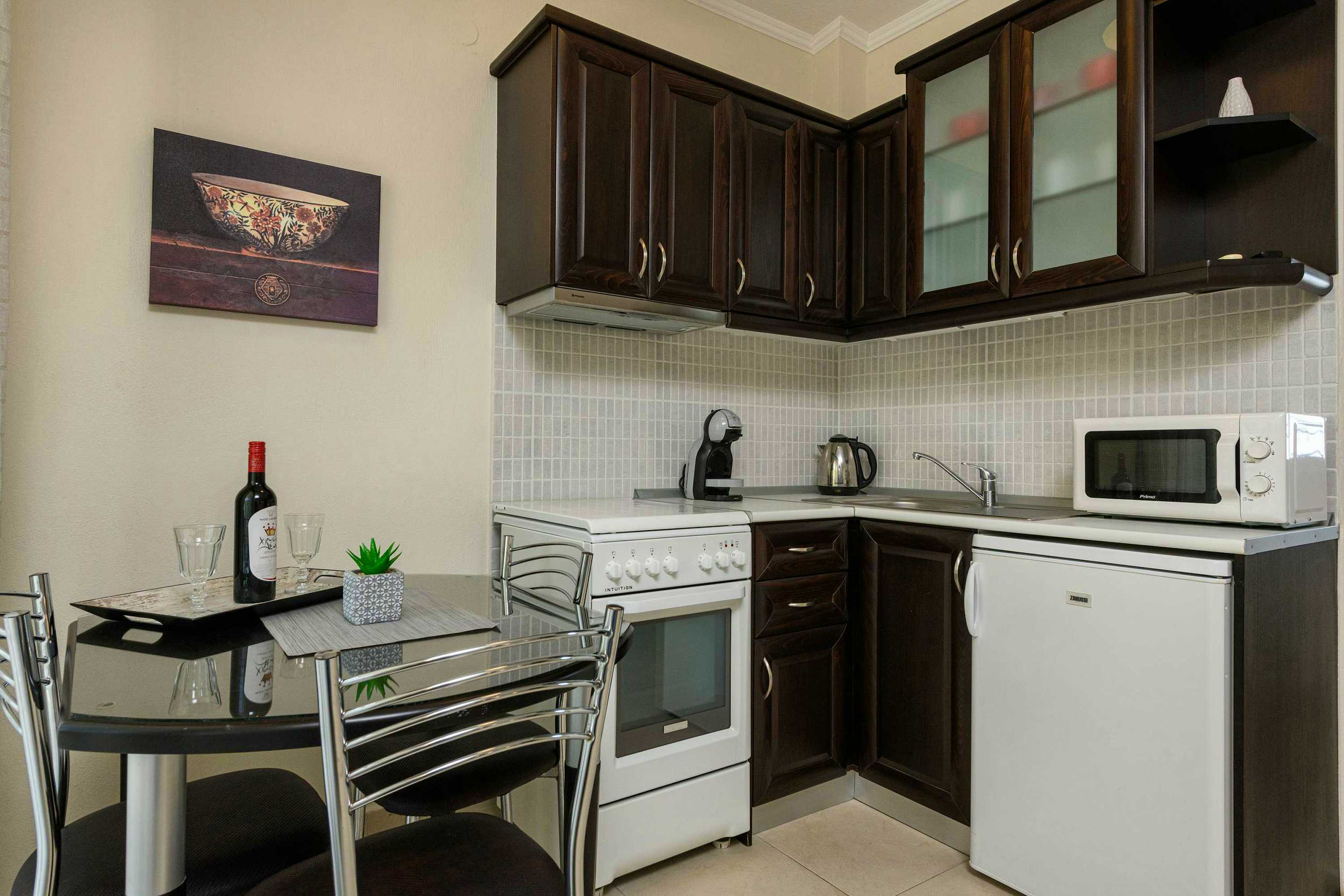 Photo Caption: Fully-equipped Kitchen Eat & Drink Every accommoda