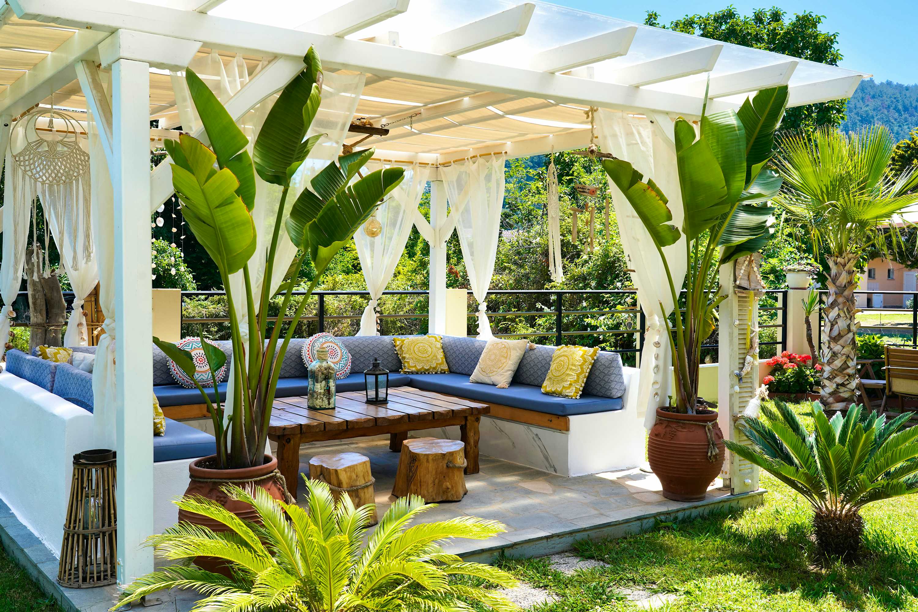 Photo Caption: Garden Relax & Unwind Enjoy a good book or siesta