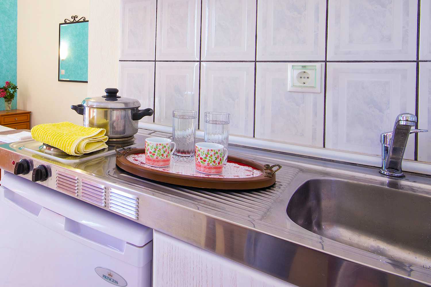 Photo Caption: Fully-equipped Kitchen Eat & Drink Every accommoda